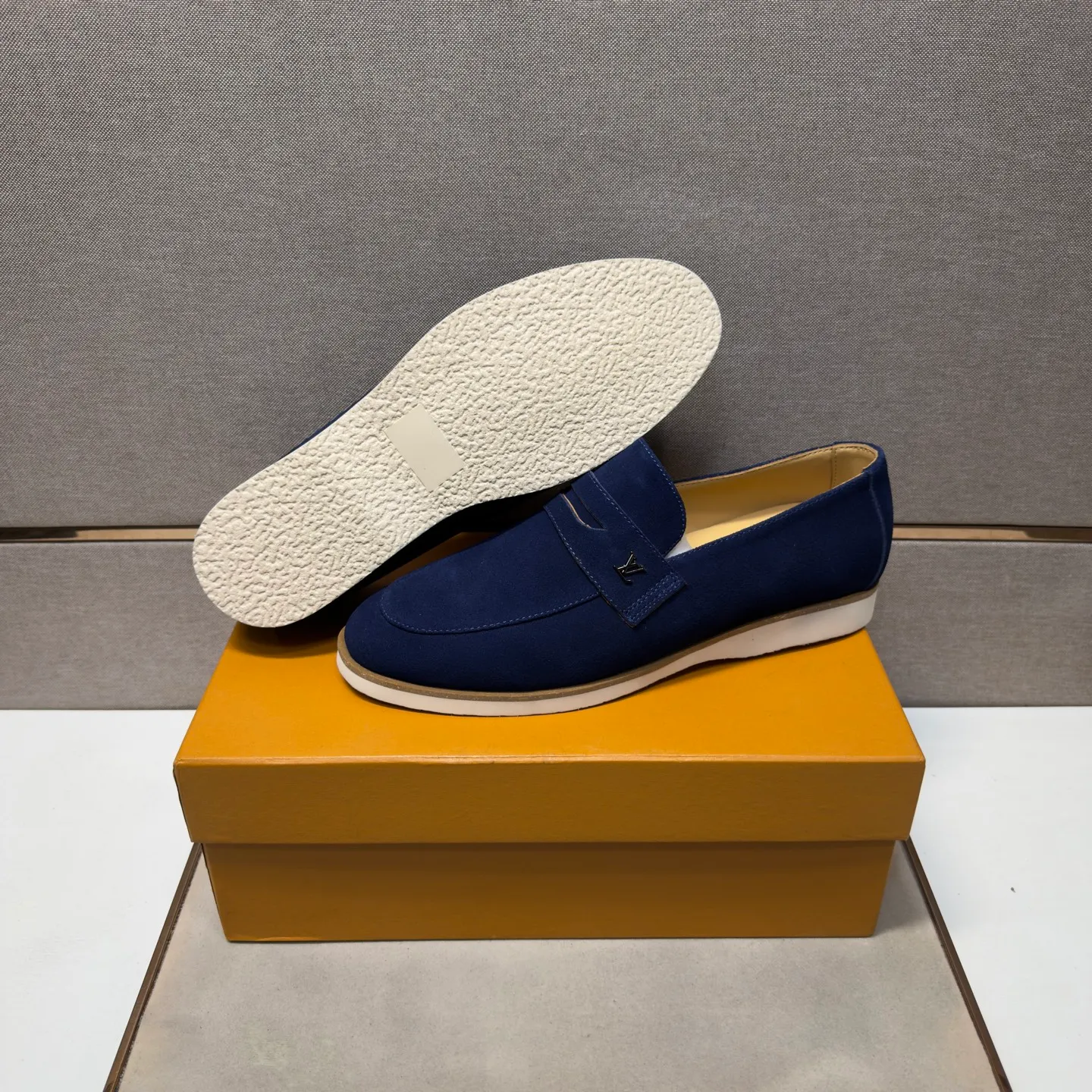 Men's men's shoes 💰pp442 [LV～] Men's casual shoes 2026z cabinet sales simultaneously 🔶Size: 38-44 #️⃣ 🔷4 colors🔜The upper is made of cowhide stitching ➕Cowhide lining, comfortable and breathable, sole: original comfortable and wear-resistant outsole, ⚠️real thing📱photographed🎬real thing is better📢📢📢